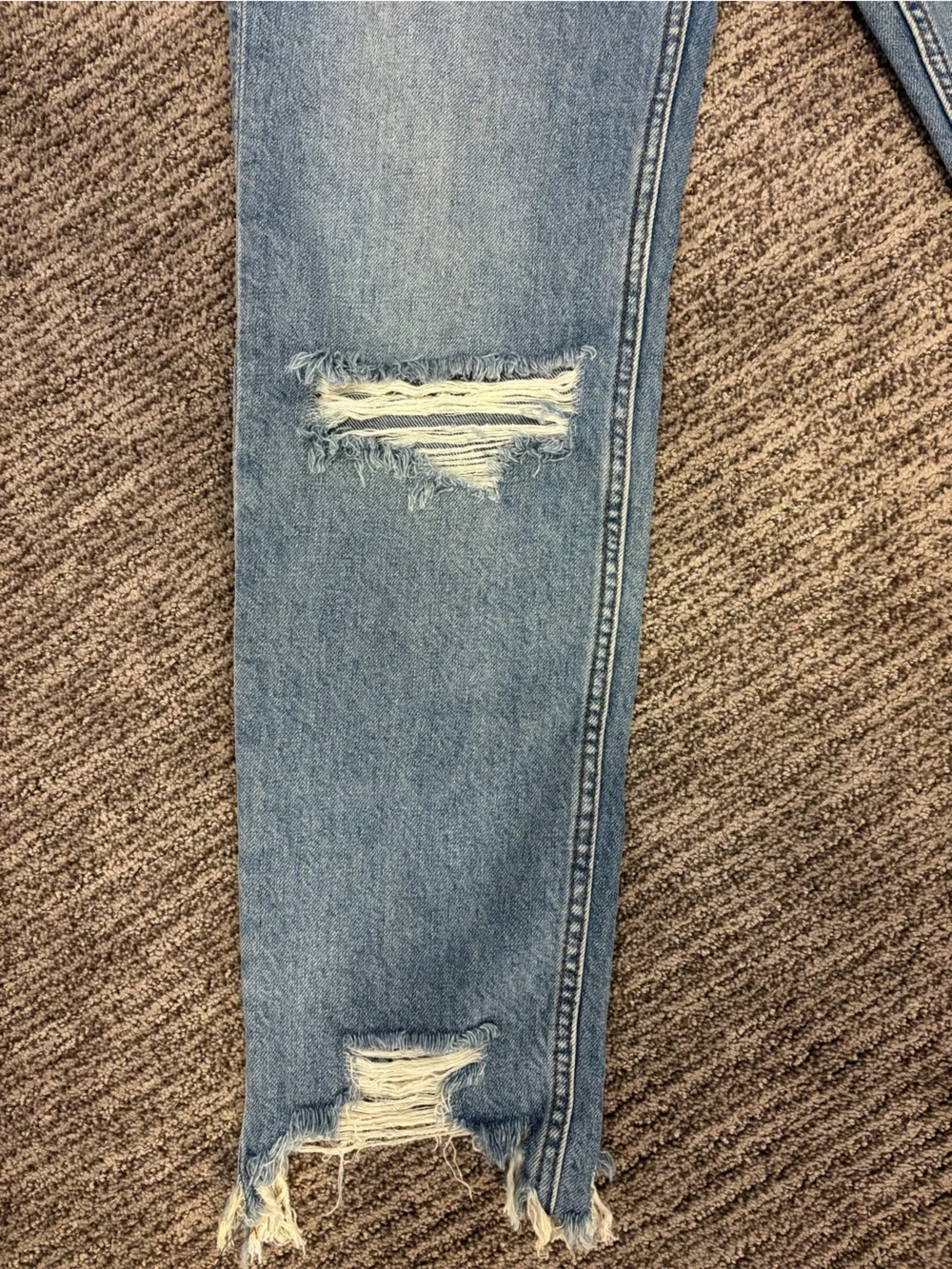 “We The Free” Women’s Distressed High-Rise Blue Jeans. Size 27. - Picture 2 of 9